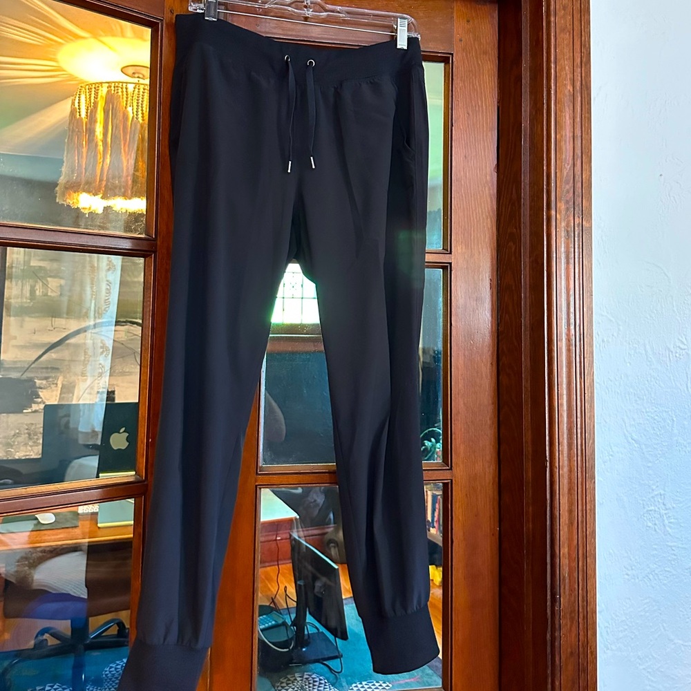 Athleta summer jogger SIZE MEDIUM